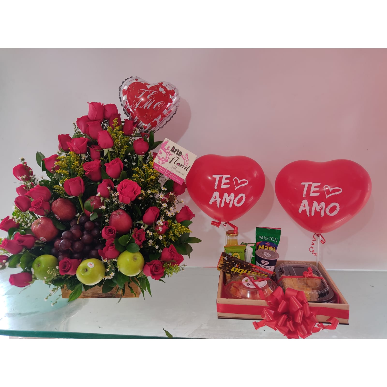 Arreglo floral frutal y Desayuno sorpesa cali