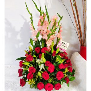 Arreglo redondo rosas, lirios y gladiolos - flores en cali