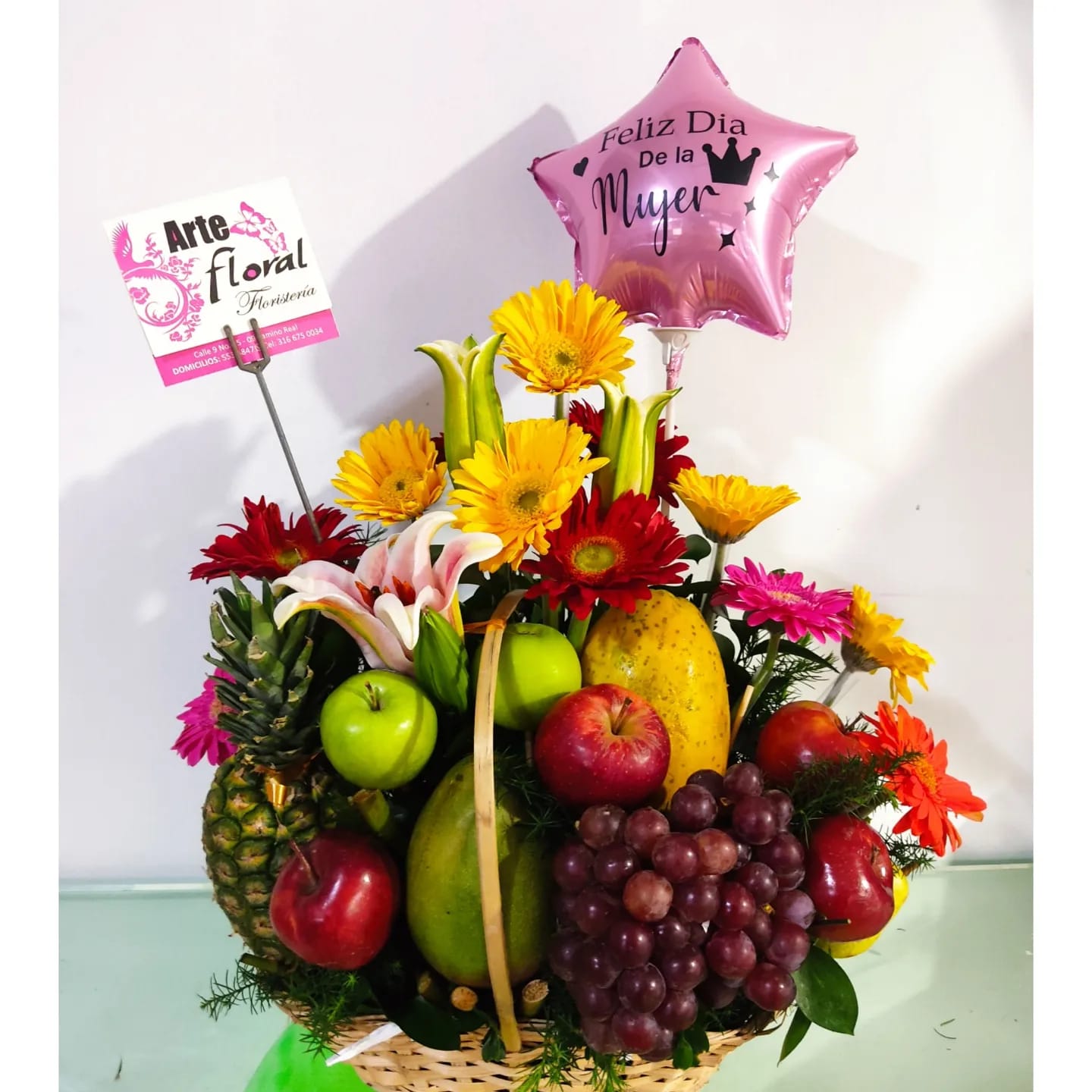 Canasta frutal con gerbera - floristeria en cali Canasta frutal con gerbera - floristeria en cali
