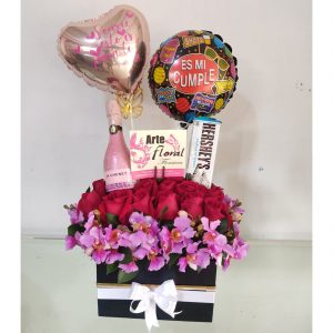 Cubo de rosas y orquidea hawaiana - floristerias en cali
