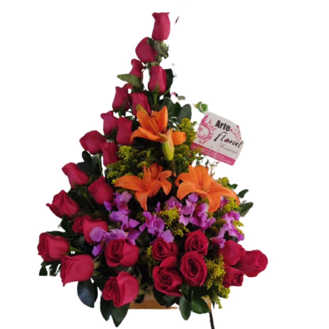 media luna y liros - cali floristeria arreglo media luna rosas, orquideas y lirios