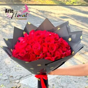 Ramo buchón de rosas rojas- floristeria cali