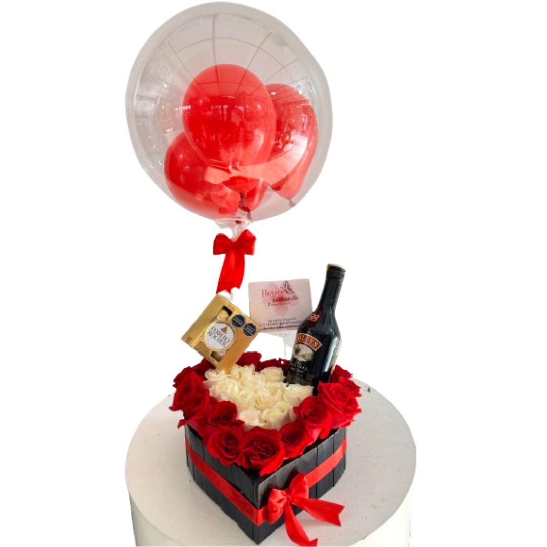 Corazon con rosas rojas, licor y chocolates floristeria cali Corazon con rosas rojas, licor y chocolates floristeria cali