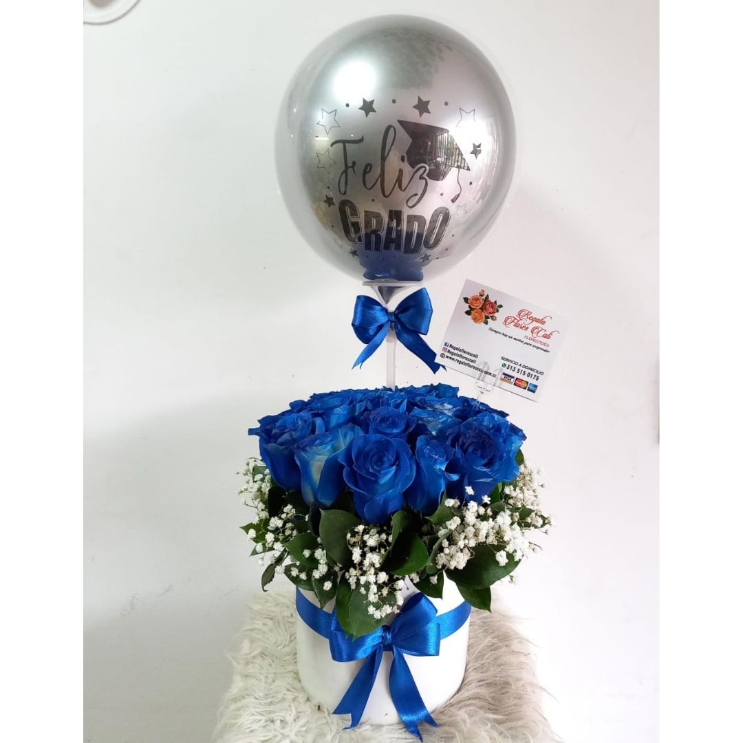 Ramo de grado rosas azules- floristeria cali Ramo de grado rosas azules- floristeria cali