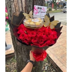 Ramo buchón, con chocolates, mariposas / Floristeria cali