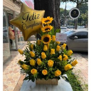Ramo triangulo en rosas amarillas-Floristerias en cali