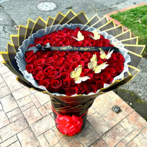 Ramo buchon grande en rosas rojas- floristeria cali