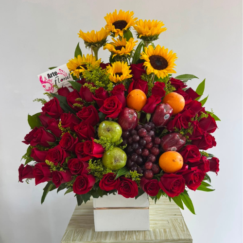 Arreglo de frutas, girasoles, rosas- floristeria en cali Arreglo de frutas, girasoles, rosas- floristeria en cali