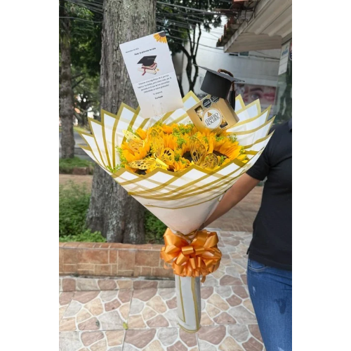 Ramo buchón de girasoles y chocolates